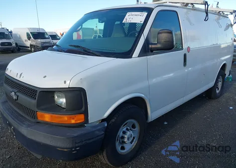 2009 Chevrolet Express 2500 Work Van z USA, uszkodzony, nr VIN 1GCGG25C391123324